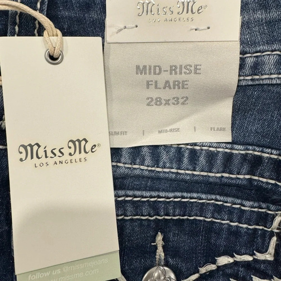 NWT Miss - Me mid-rise flare jean Sz : 28x32 - Picture 11 of 11